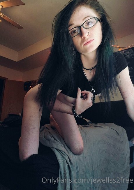jewellss2free XXX OnlyFans