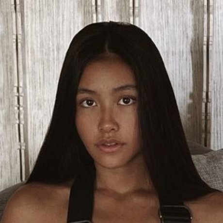 Elainethi OnlyFans Striptease