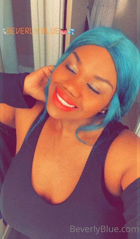 schlampenfrau onlyfans sexy Momentaufnahme