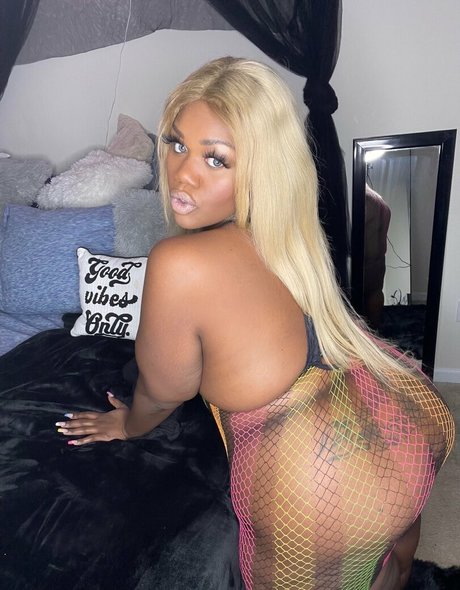 beverlyblue3x OnlyFans Dirtyship geleakt