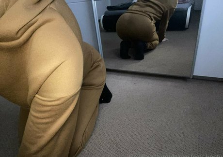 deluxe feets booty Nacktbilder von OnlyFans geleakt
