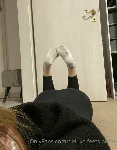 deluxe feets booty Leaked OnlyFans Sex
