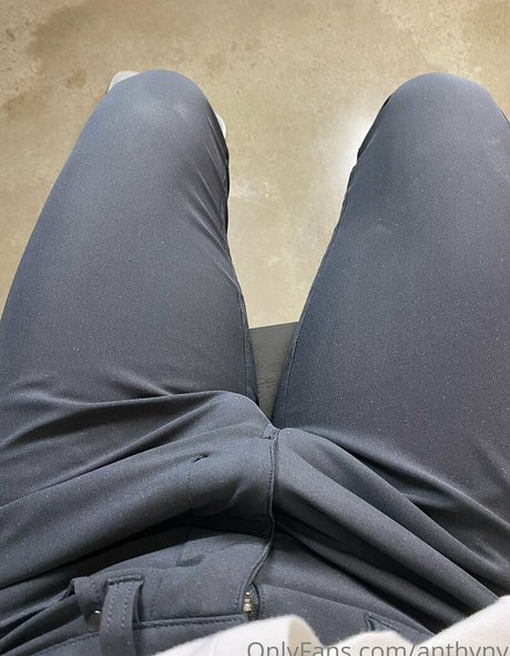 anthvny OnlyFans Inhalte