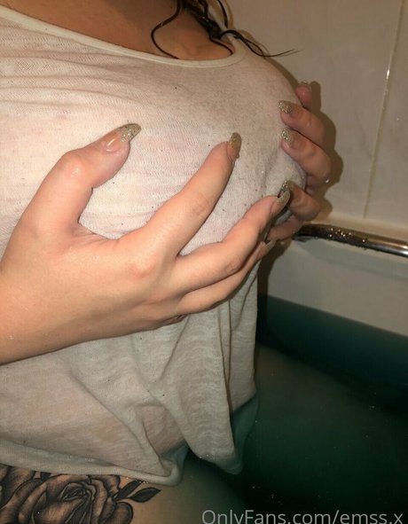 emss x OnlyFans Brüste Bild