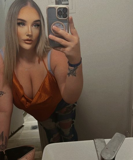 emss x Nacktbilder auf OnlyFans