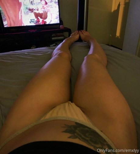 emxlyy OnlyFans schlank