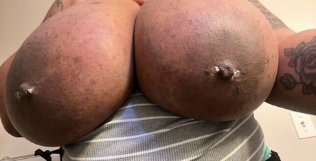 ChellMzDonald OnlyFans Arsch Leak