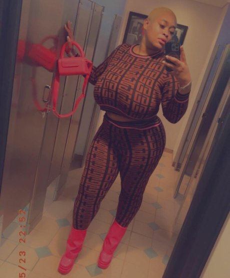 ChellMzDonald Füße OnlyFans