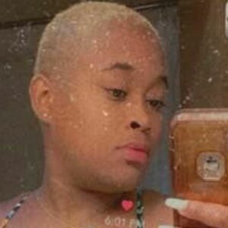 ChellMzDonald OnlyFans Striptease