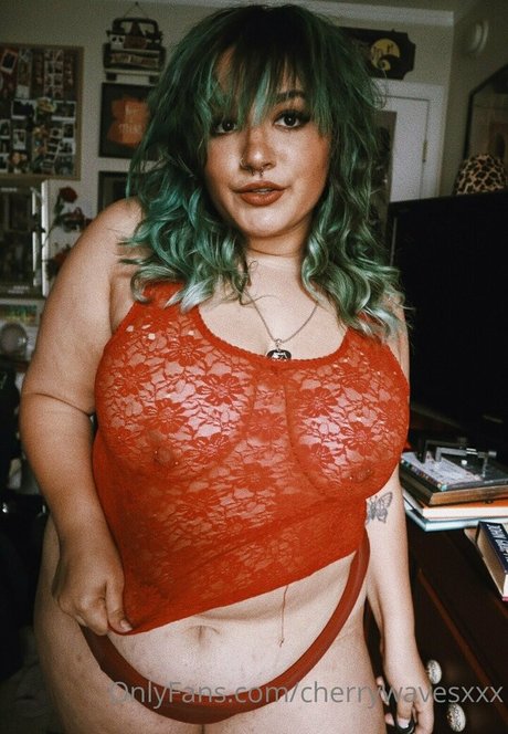 Cherrywavesxxx Nackt auf OnlyFans Leaks