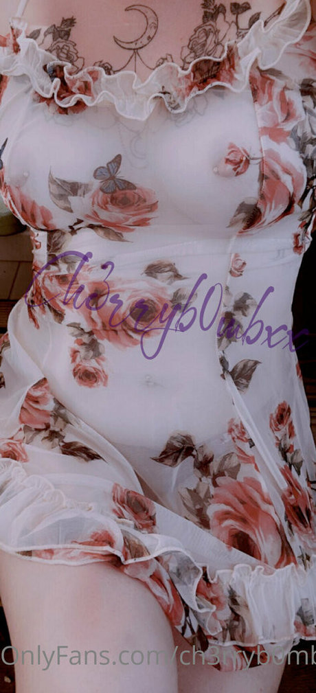 ch3rryb0mbxx Leak von OnlyFans Pornografie