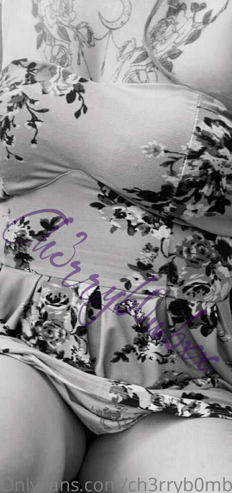 ch3rryb0mbxx Sextape OnlyFans Nacktbilder