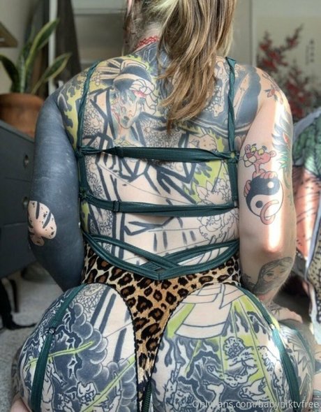 babyarwentvfree OnlyFans Lesbisch