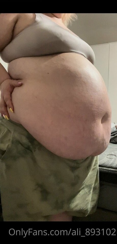 ali 893102 OnlyFans-Model