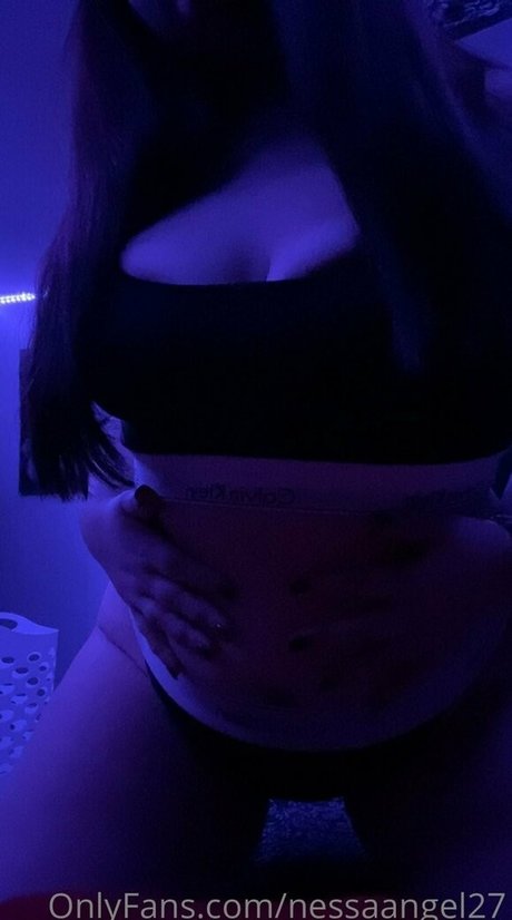 babyyangelxxx OnlyFans explizite Inhalte