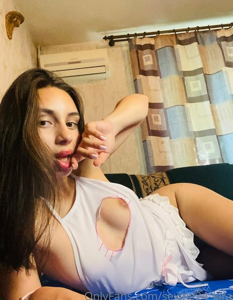 sexing24 kira OnlyFans-Creator