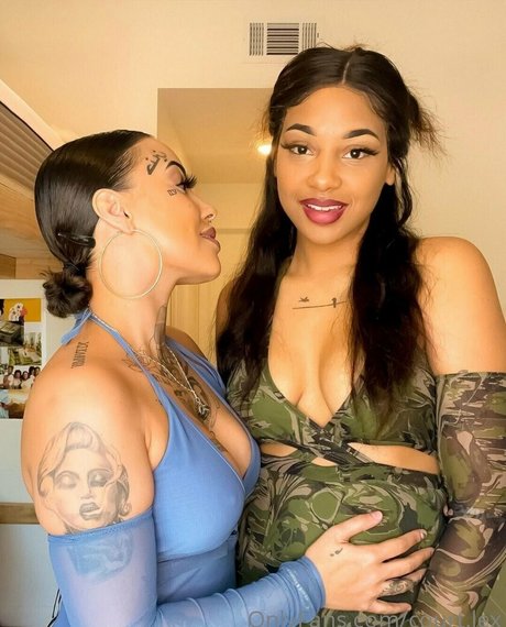 court lex Nacktbilder OnlyFans geleakt