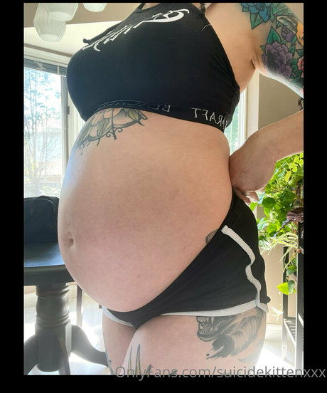 suicidekittenxxx NurlyFans-Pornos