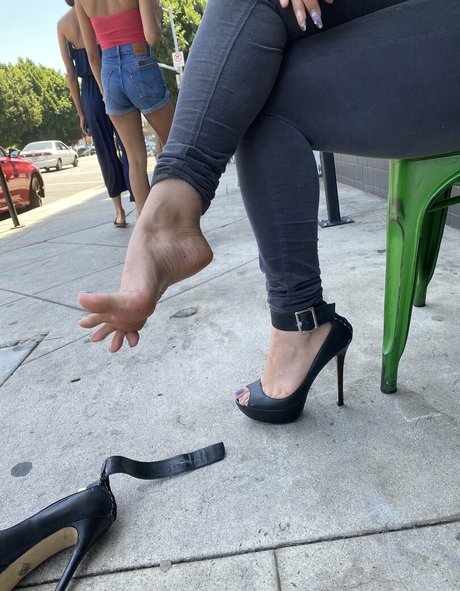 Serving Gaia OnlyFans explizite Inhalte