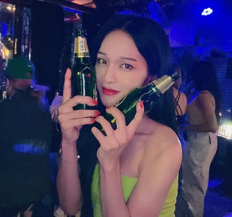 ywhy2021 OnlyFans Nackt Content