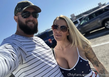 foxxxlifefree OnlyFans-Leaks