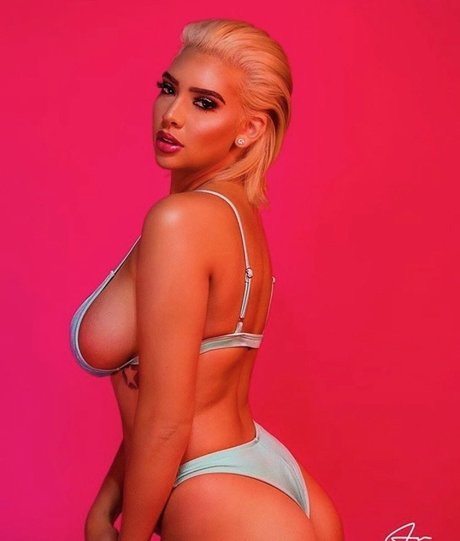 Annamariesarai Nackt auf OnlyFans