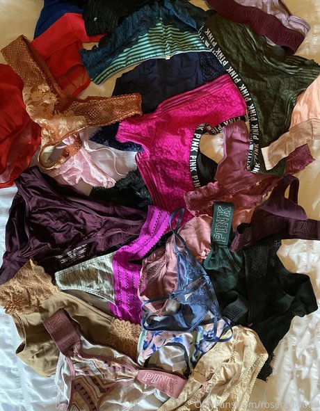 roseredwood OnlyFans Mega