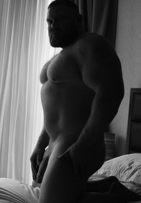 hugeandhung OnlyFans Brüste Bild