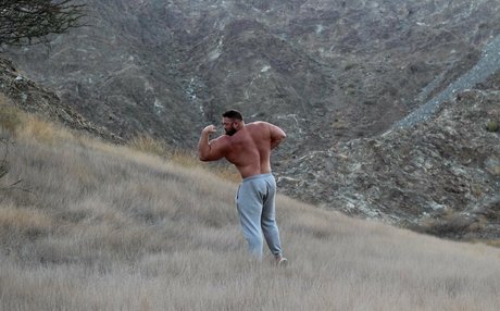 hugeandhung OnlyFans-Pornos