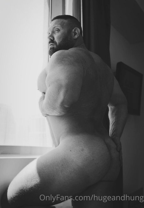 hugeandhung OnlyFans Porn Nackt