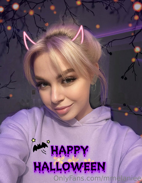 mmelaniee OnlyFans Nacktfotos