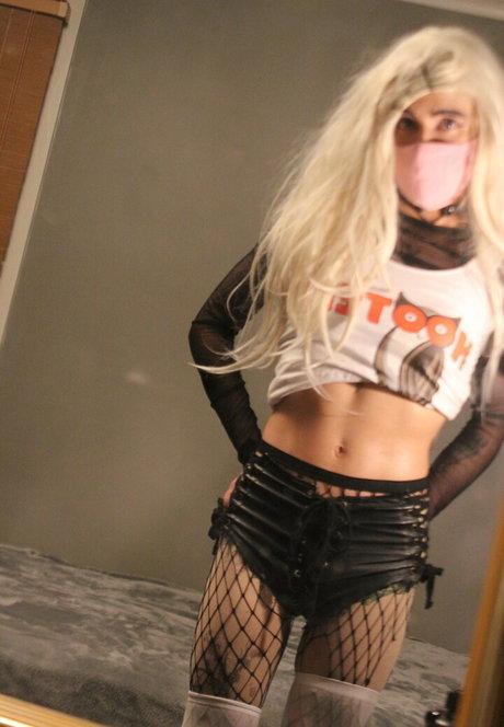 tinysexilexi666 OnlyFans Inhalte