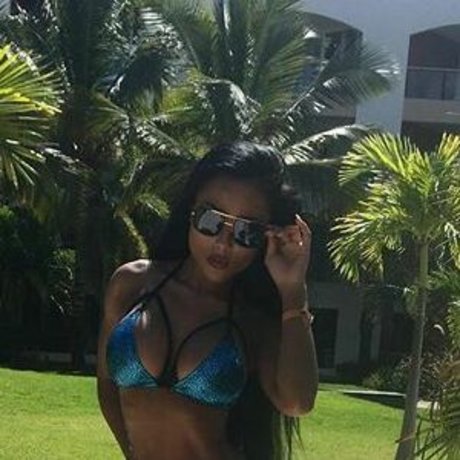 iamhienhoneybee OnlyFans Nacktbilder