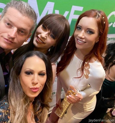 jaydencole OnlyFans Striptease