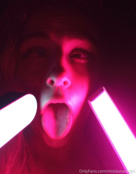 misslunamagic Leaks von Nacktbildern auf OnlyFans