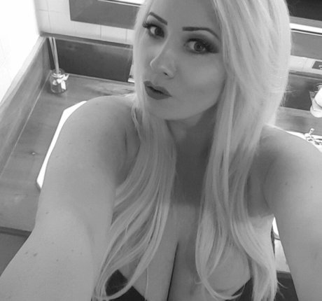 Stephanie Fox OnlyFans Leak