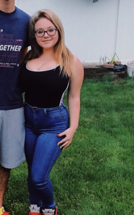 Harley Steins Nacktpornos auf OnlyFans