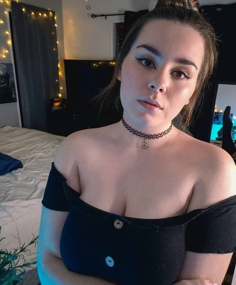 Stormfall OnlyFans Bilder