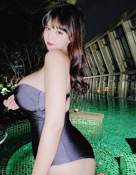 Picweiwei OnlyFans Bilder