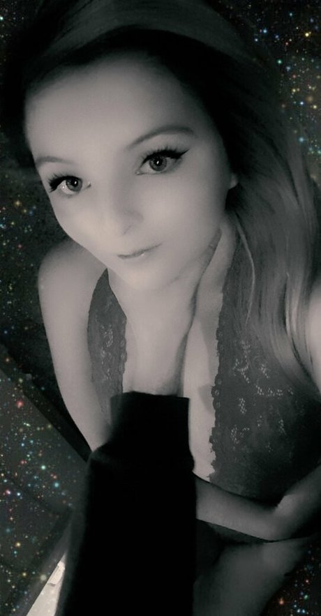 alexxxuncensoredx OnlyFans Bilder