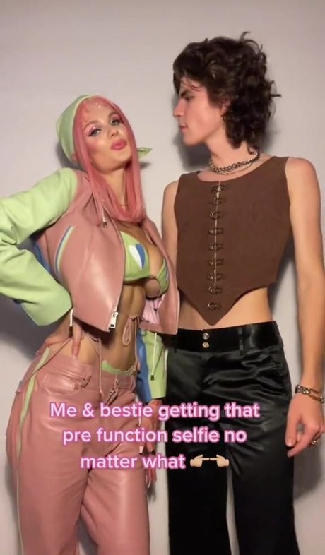 Alex Elizabeth Ljadov Strip OnlyFans