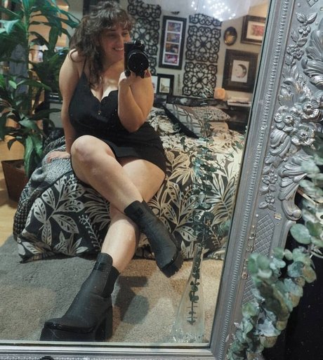 lartdanstoutessesformes OnlyFans Nacktfotos