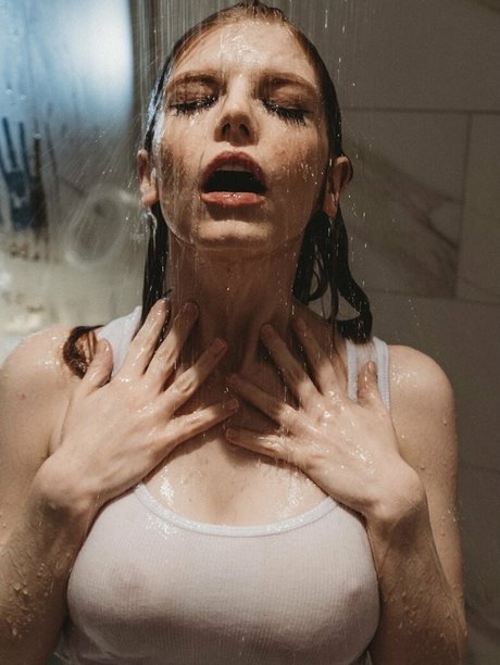 sexyredinbed OnlyFans Leaks Sex