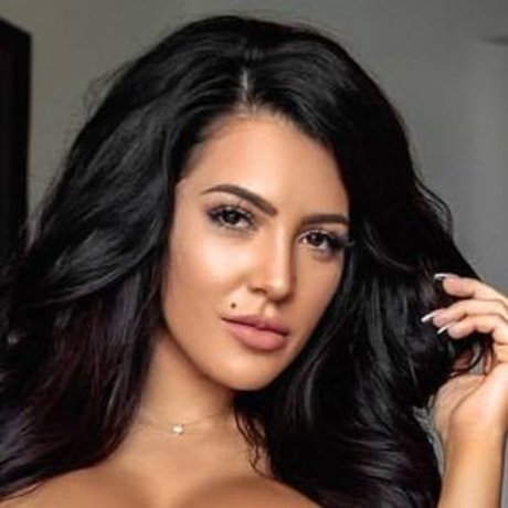 Nikki Waka Nacktbilder von OnlyFans