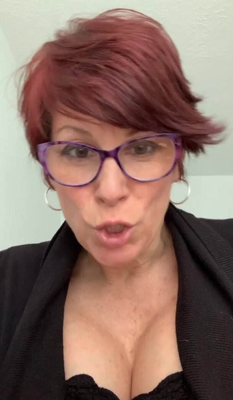 Luna Mons Nacktbilder OnlyFans Leaks