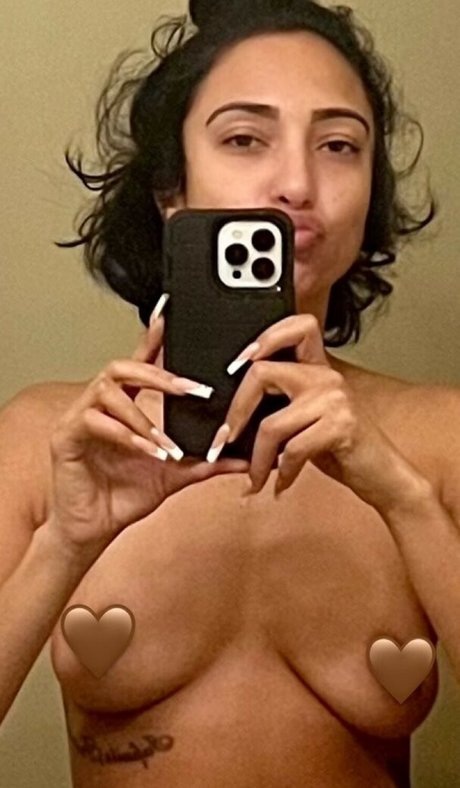 bbyaz OnlyFans nackte Brüste