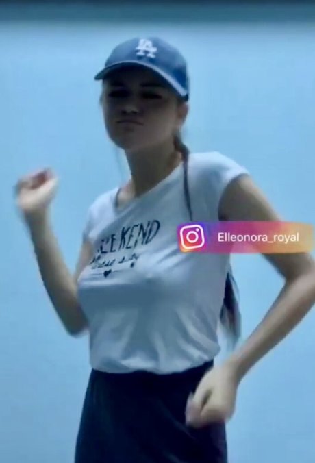 elleonora royal OnlyFans Lesbisch