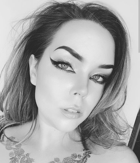 Suzy Berhow Sexy OnlyFans