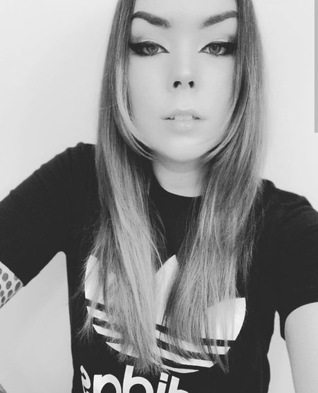 Suzy Berhow Bilder OnlyFans