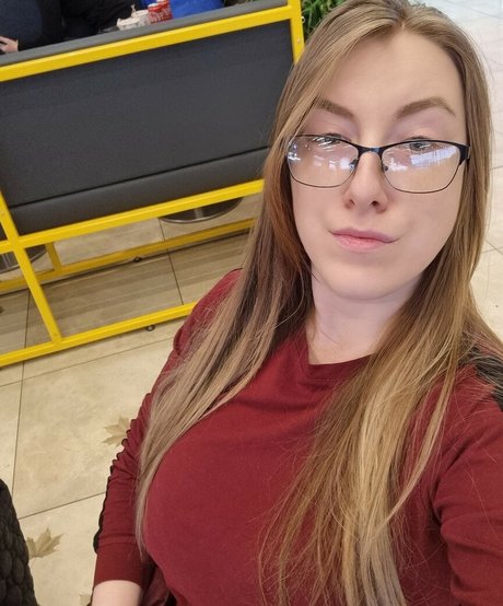 prinzessin ebenholz onlyfans schöner Porno Selfie